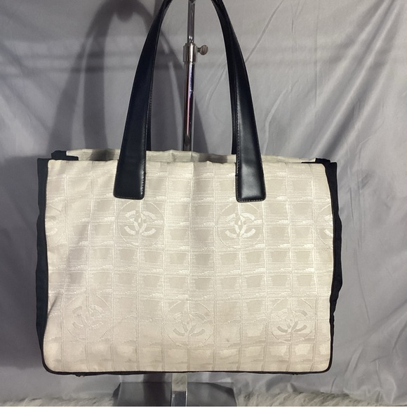 RARE Colorblockock CHANEL CC 10469355 Travel Line Nylon/ Leather Tote Bag - Picture 2 of 14